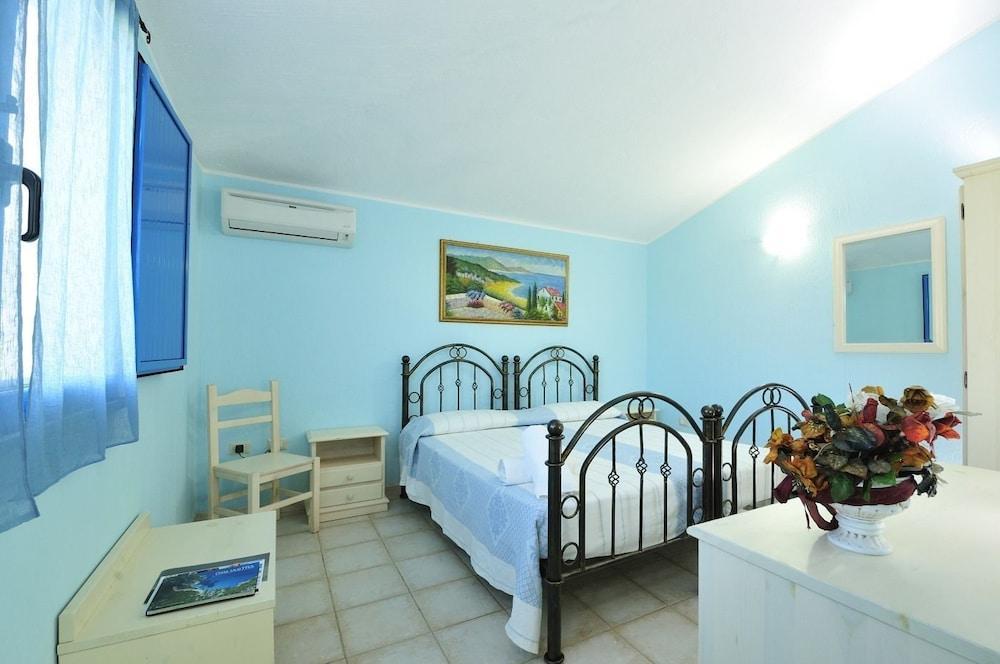 Hotel Baia Cea Bari Sardo Exteriör bild