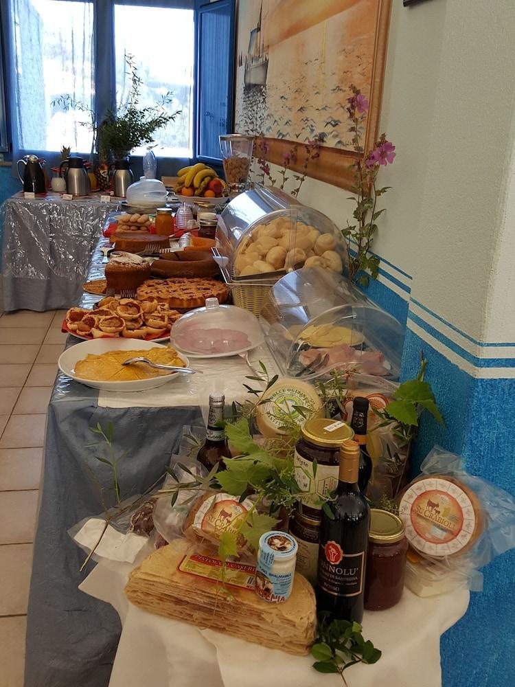 Hotel Baia Cea Bari Sardo Exteriör bild