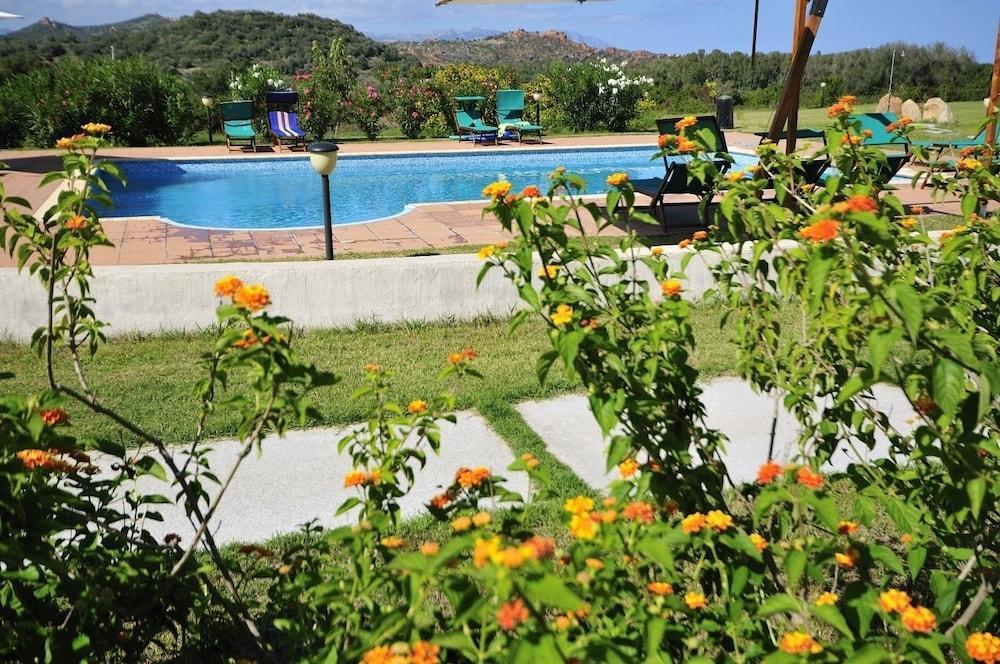 Hotel Baia Cea Bari Sardo Exteriör bild