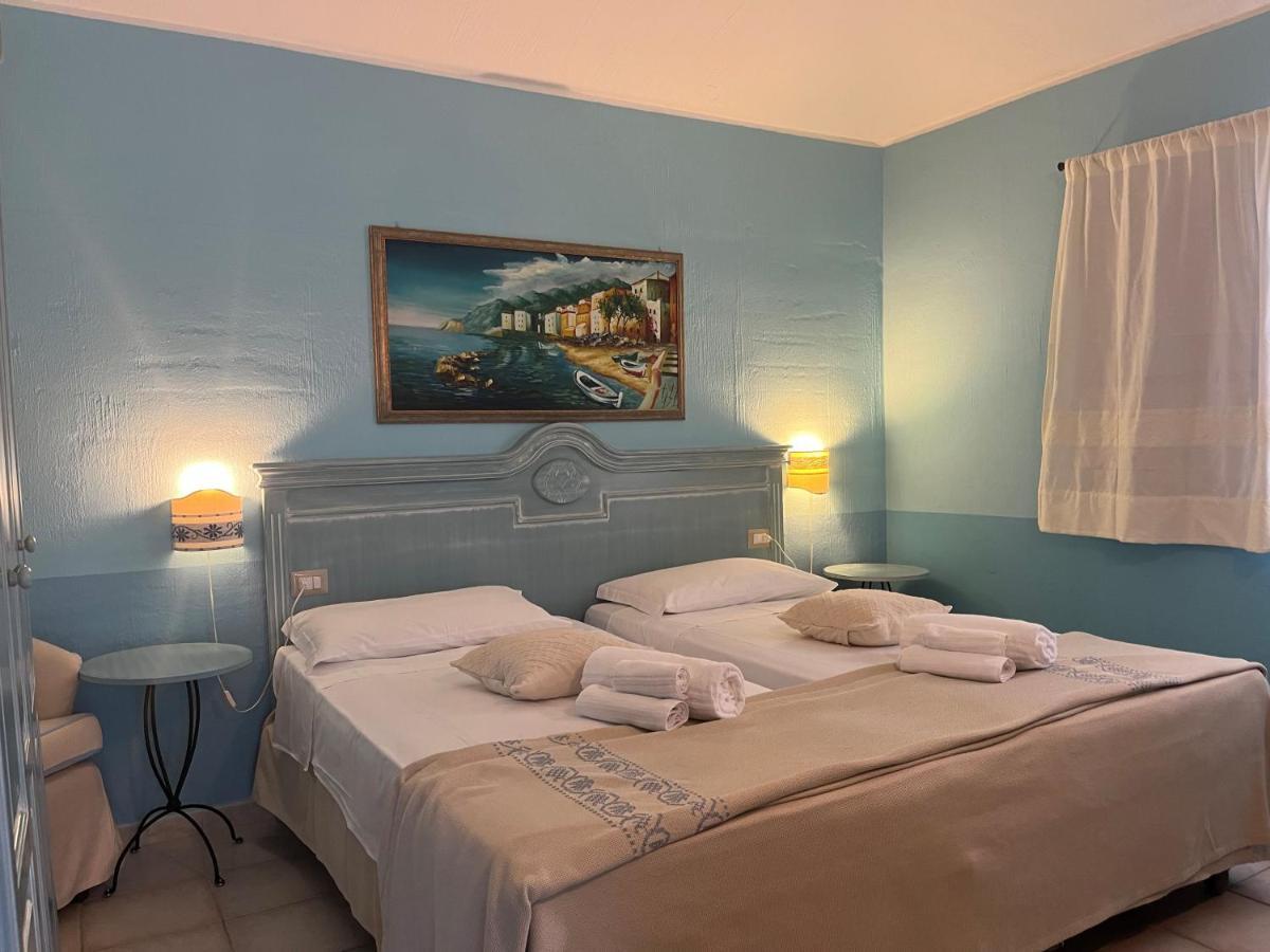 Hotel Baia Cea Bari Sardo Exteriör bild