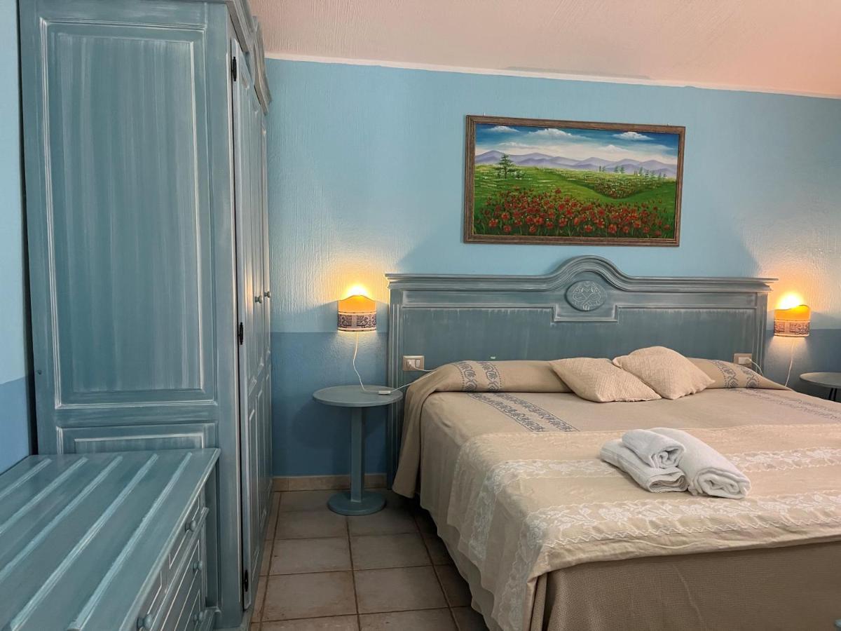Hotel Baia Cea Bari Sardo Exteriör bild