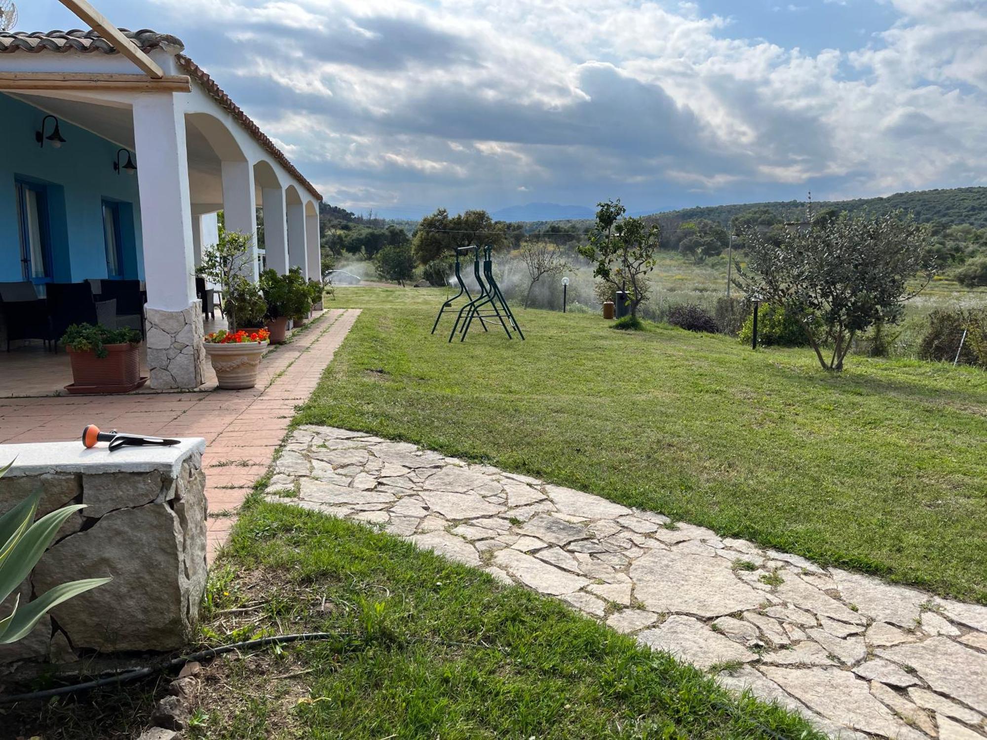 Hotel Baia Cea Bari Sardo Exteriör bild
