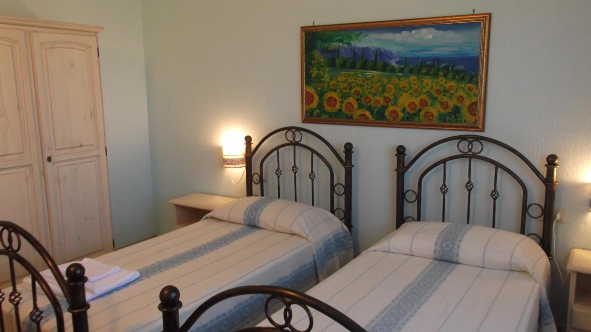 Hotel Baia Cea Bari Sardo Rum bild