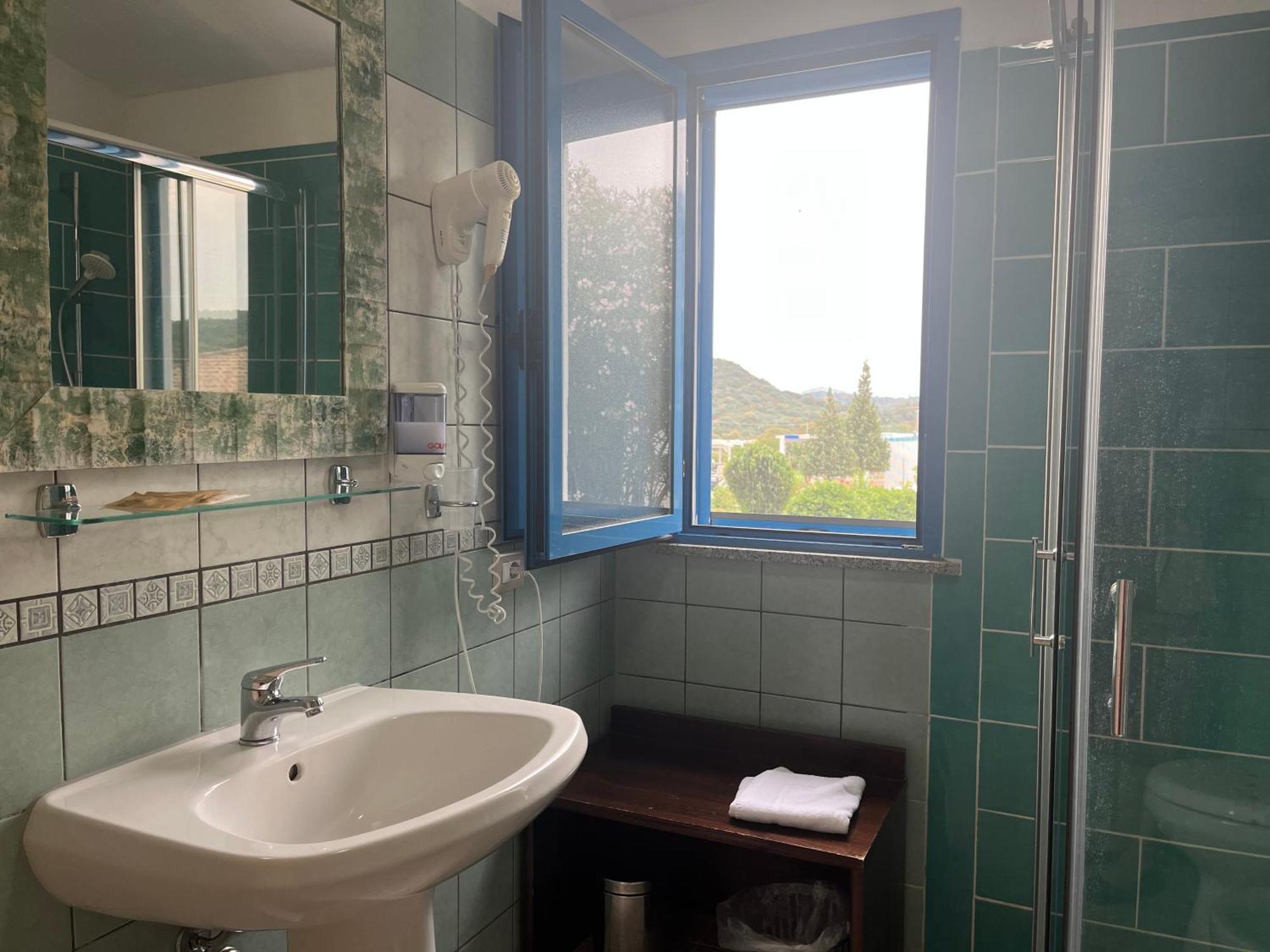 Hotel Baia Cea Bari Sardo Exteriör bild