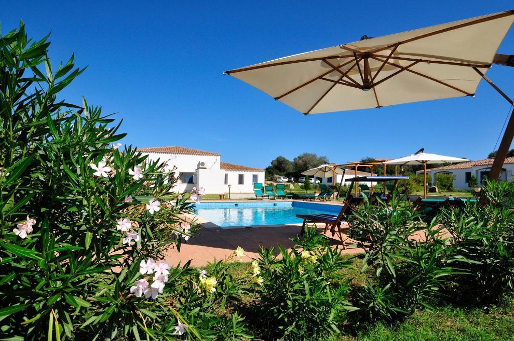 Hotel Baia Cea Bari Sardo Exteriör bild